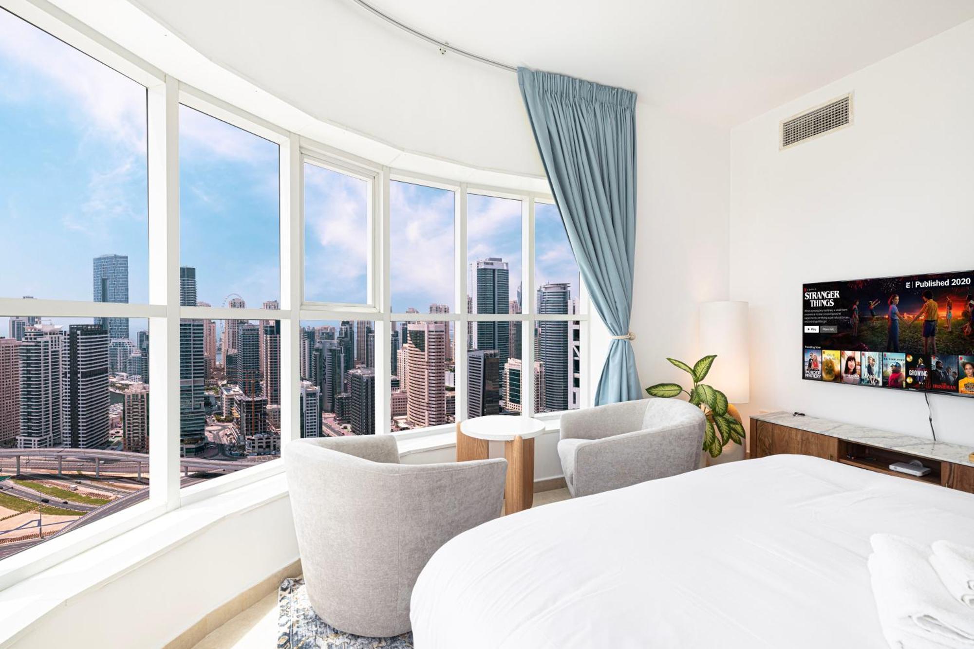 Stunning Panoramic Sea & Marina Skyline View Apartment *