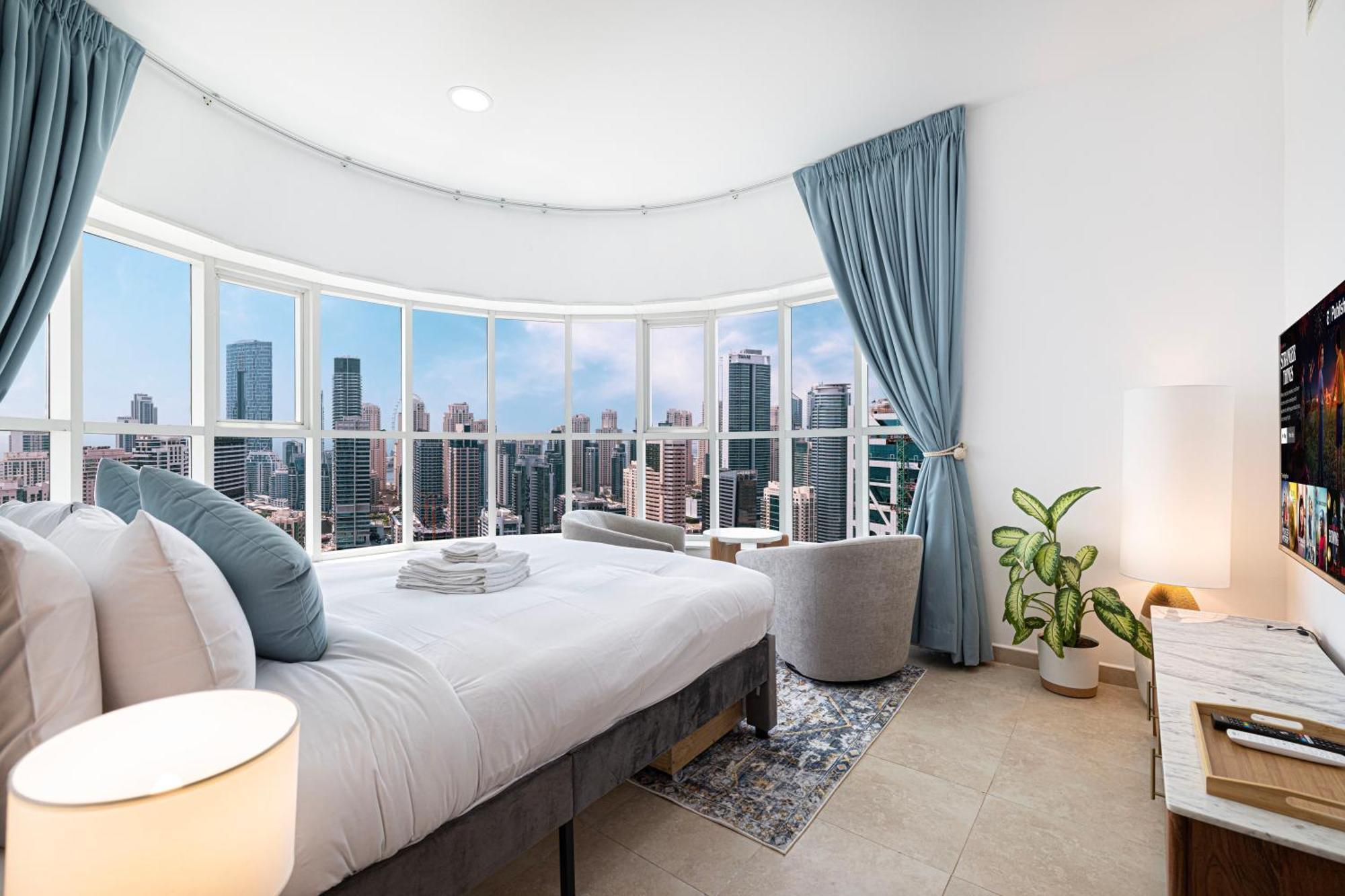 Stunning Panoramic Sea & Marina Skyline View Apartment *