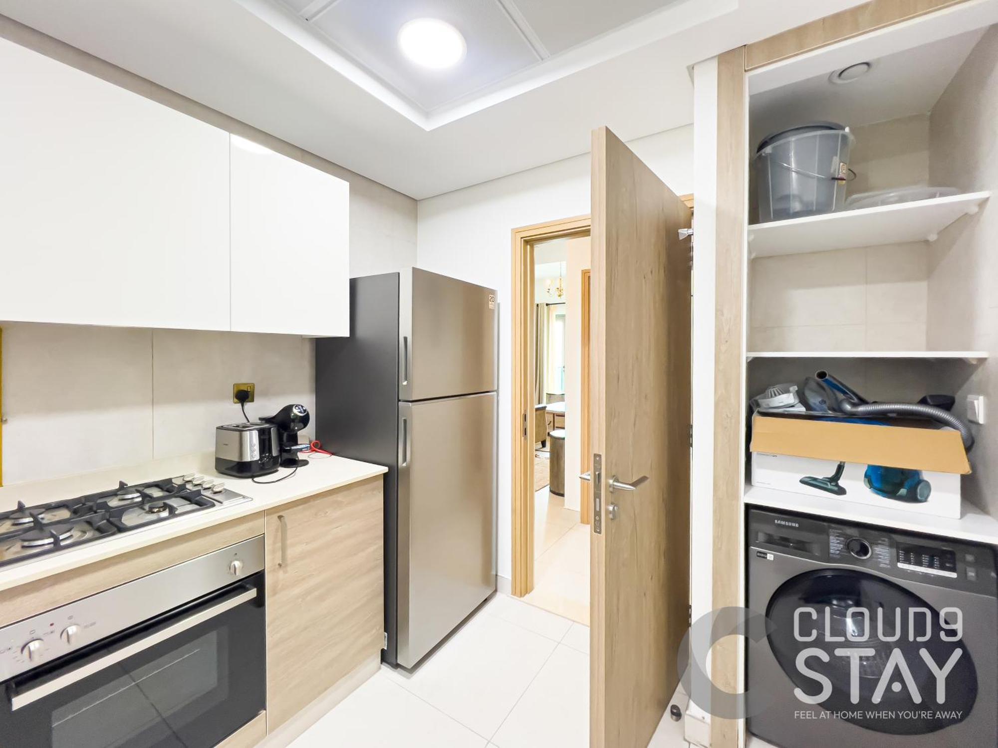 Apartment Cloud 9 - The Bay Tower Dubai