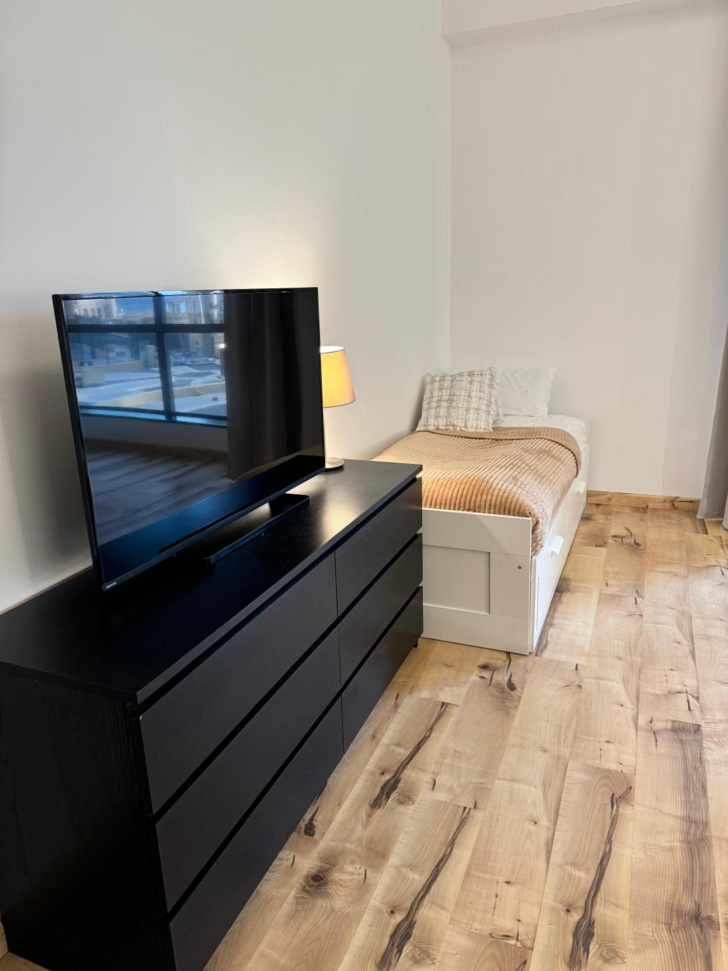 Stylish Beachside 3 Beds In Jbr Apartamento *