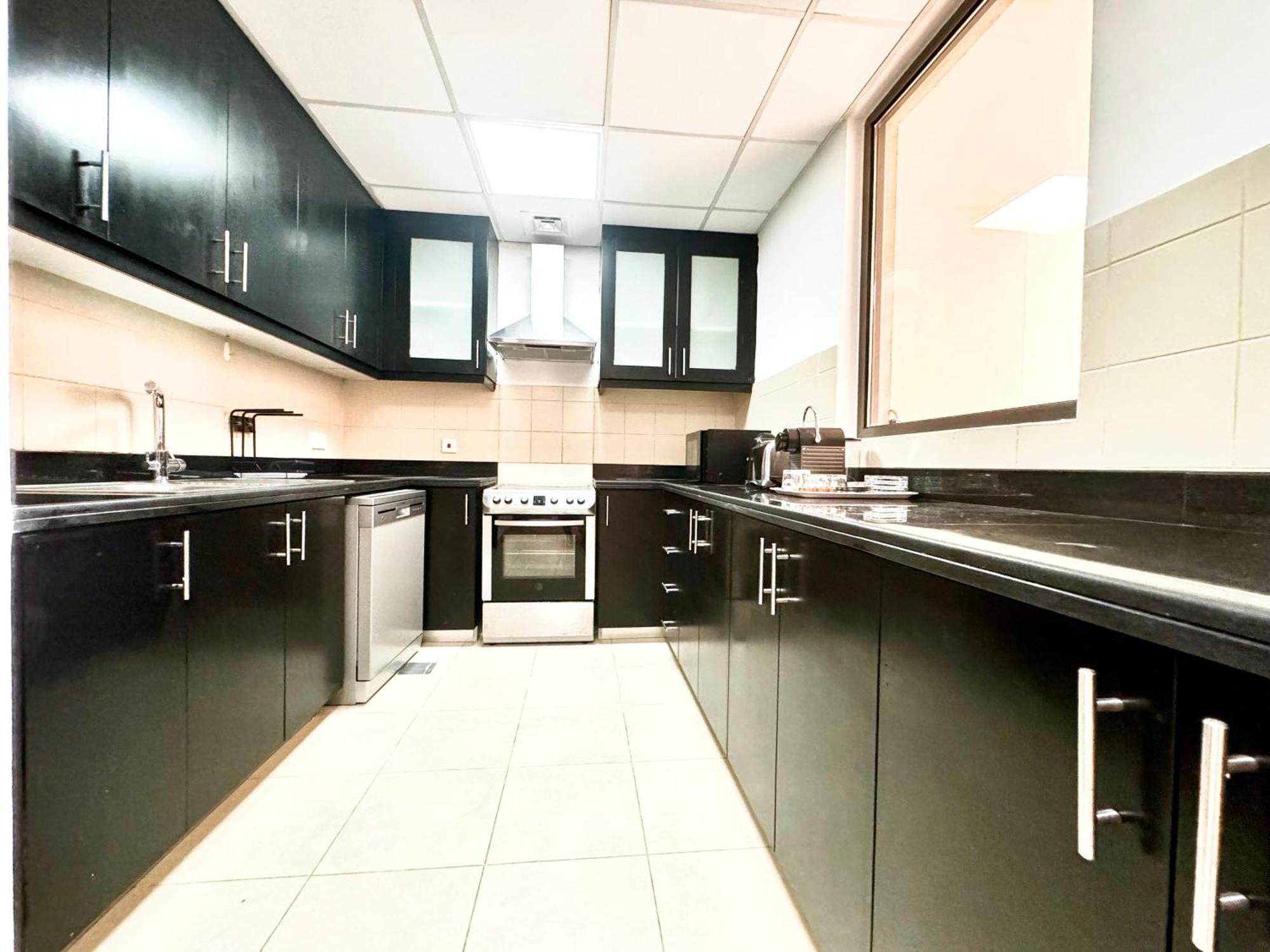 Stylish Beachside 3 Beds In Jbr Apartamento *