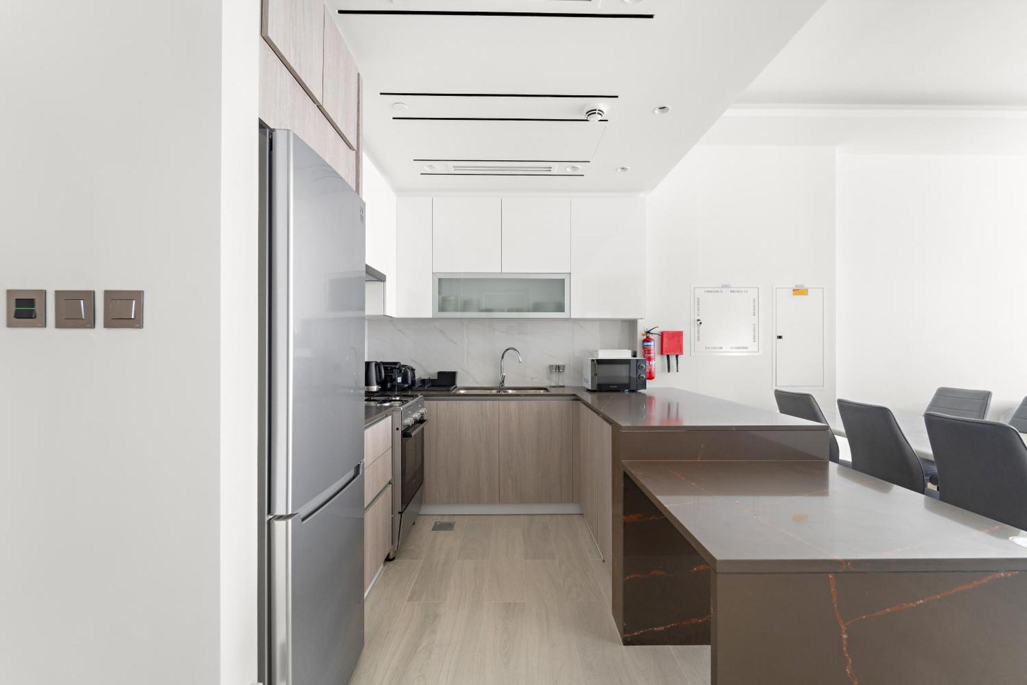 Apartment Brand New Luxurious 3br - Pool, Gym & Uptown Views *
