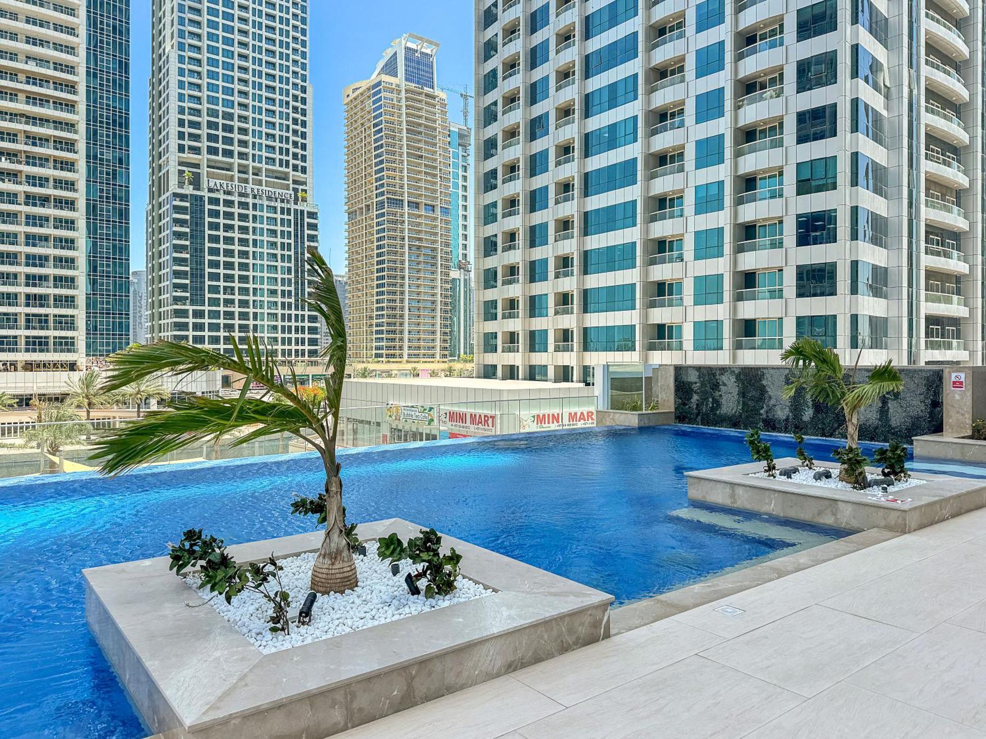 Brand New Luxurious 3br - Pool, Gym & Uptown Views Apartment