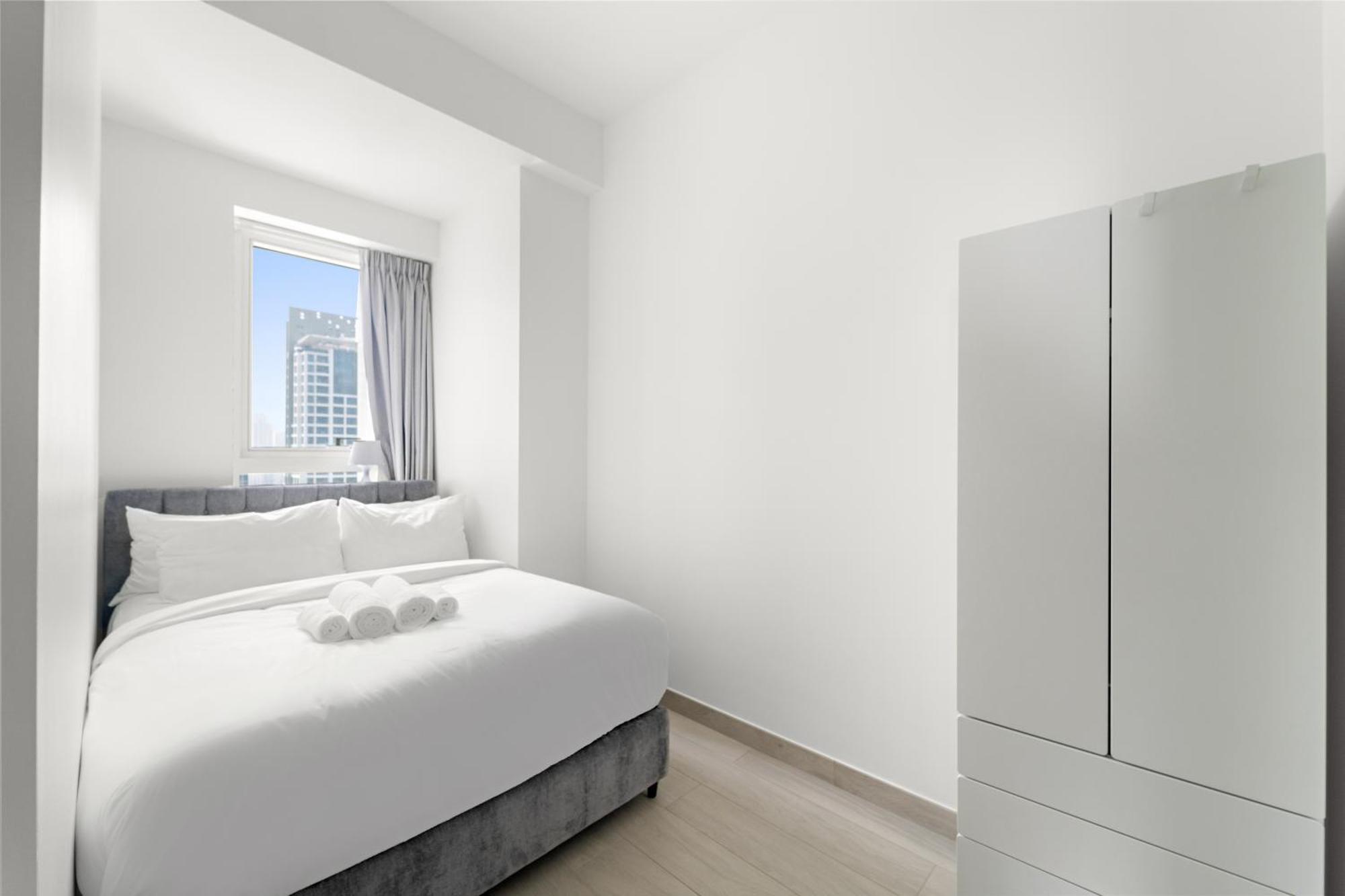 Brand New Luxurious 3br - Pool, Gym & Uptown Views *