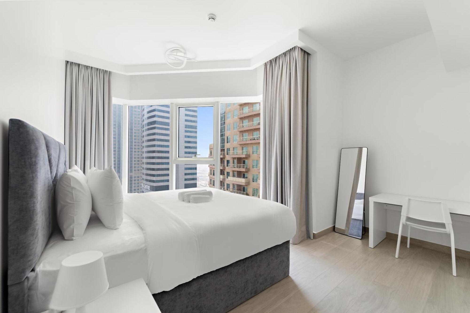 Apartment Brand New Luxurious 3br - Pool, Gym & Uptown Views Dubai