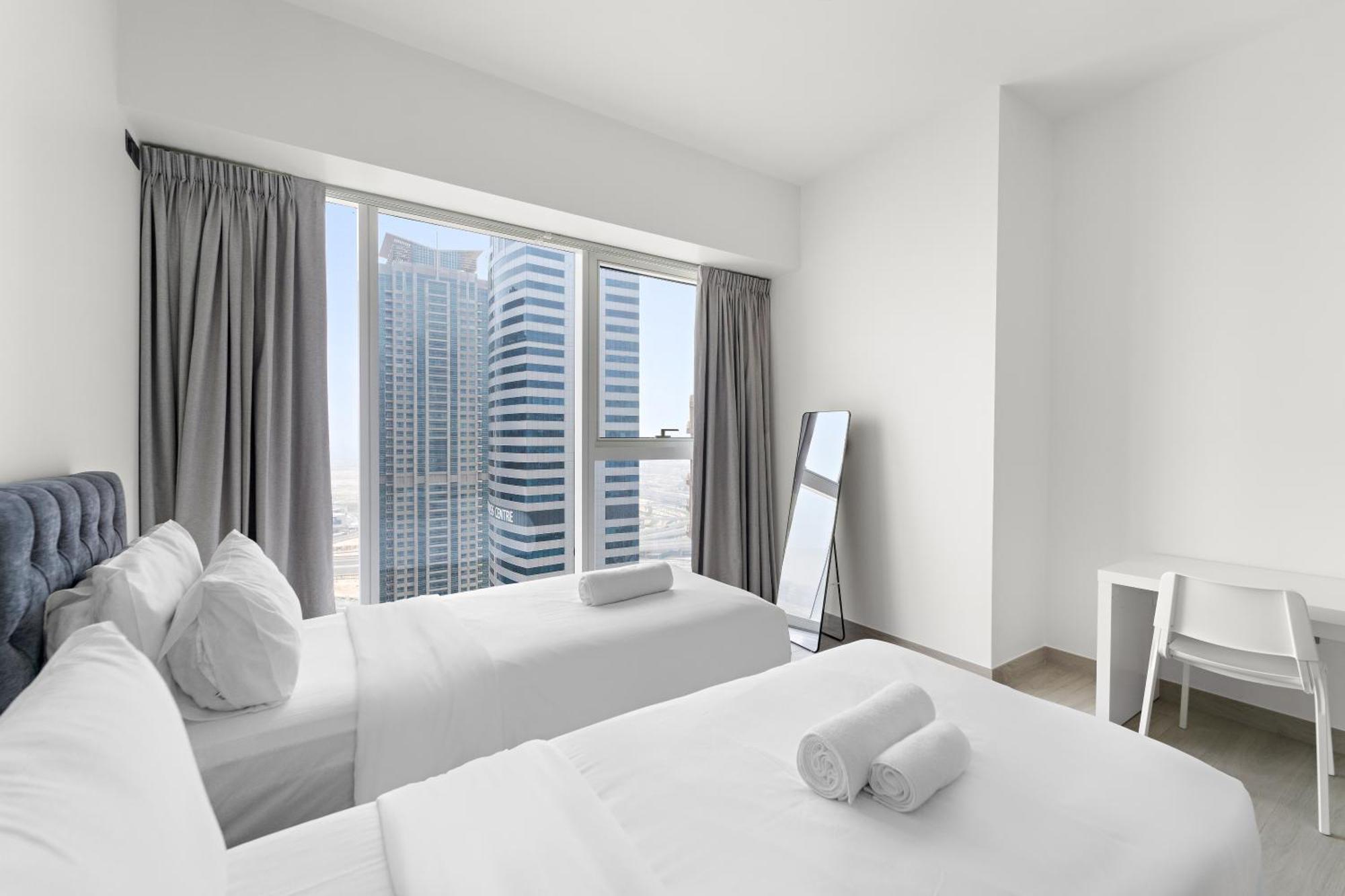 Brand New Luxurious 3br - Pool, Gym & Uptown Views Dubai