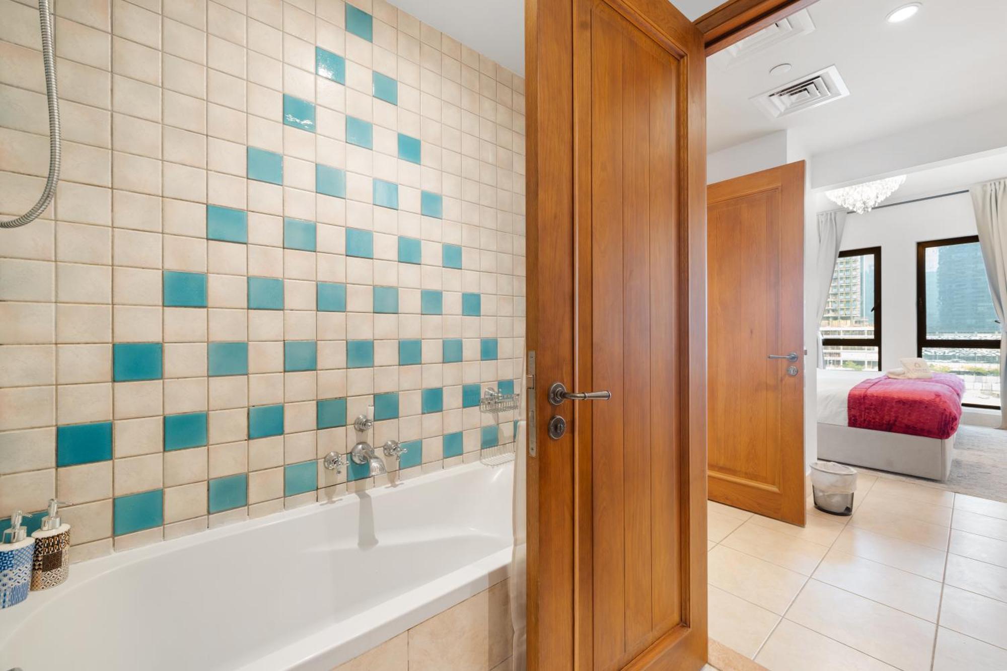Reehan Suites, Downtown - Near Burj Khalifa & Mall Daire *