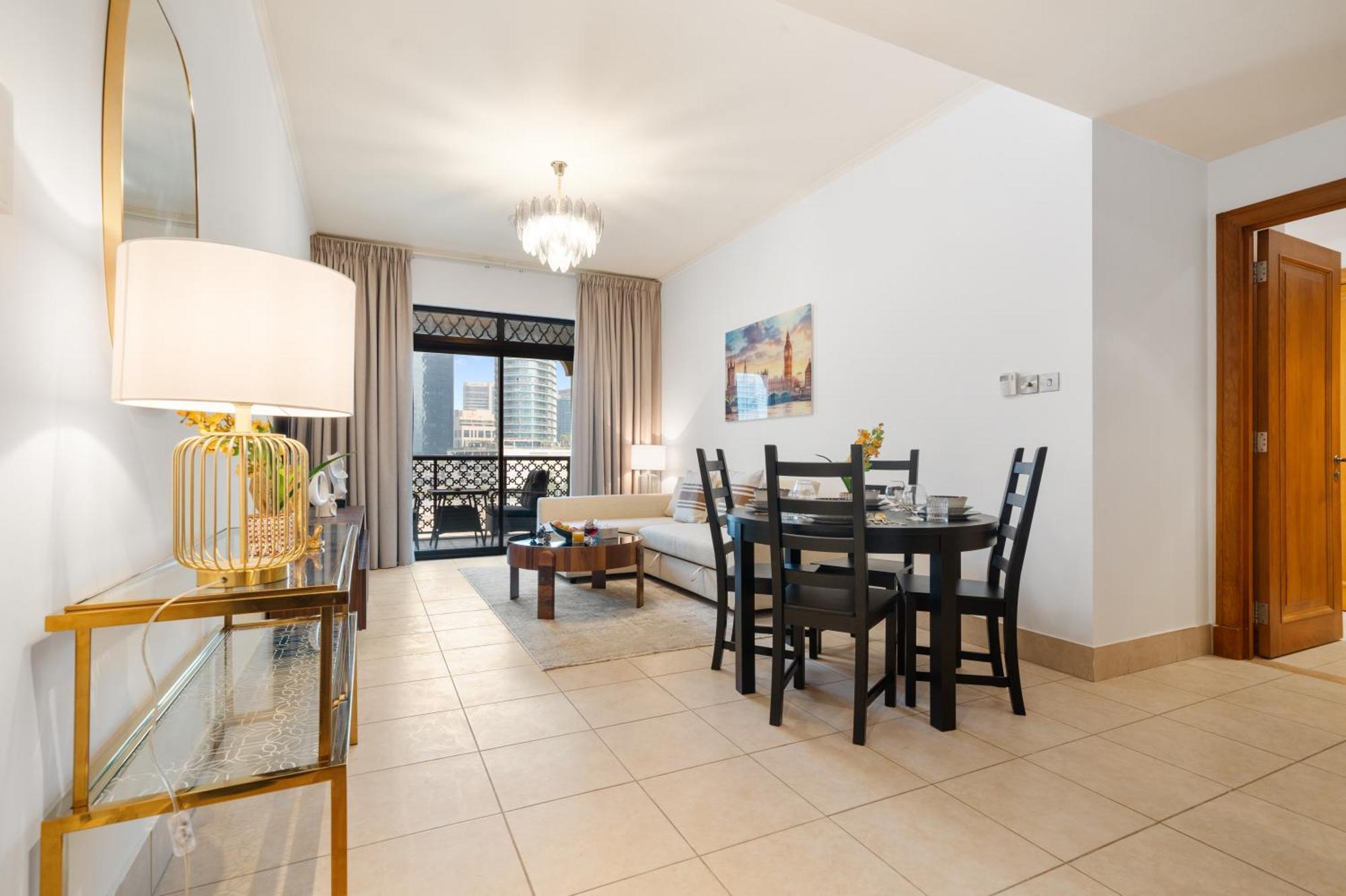 Daire Reehan Suites, Downtown - Near Burj Khalifa & Mall