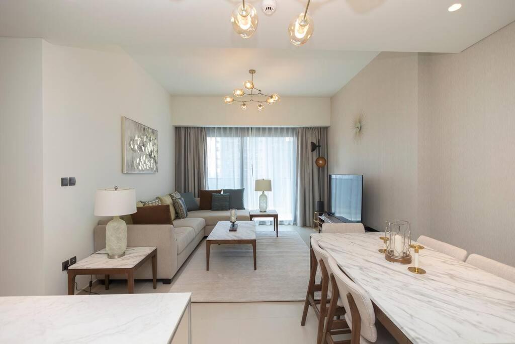 Cozy 2br At Act One, Boulevard View Near Mall 3904 Dubai