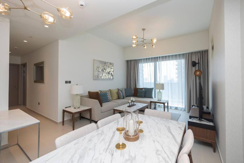 Cozy 2br At Act One, Boulevard View Near Mall 3904 Apartment Dubai