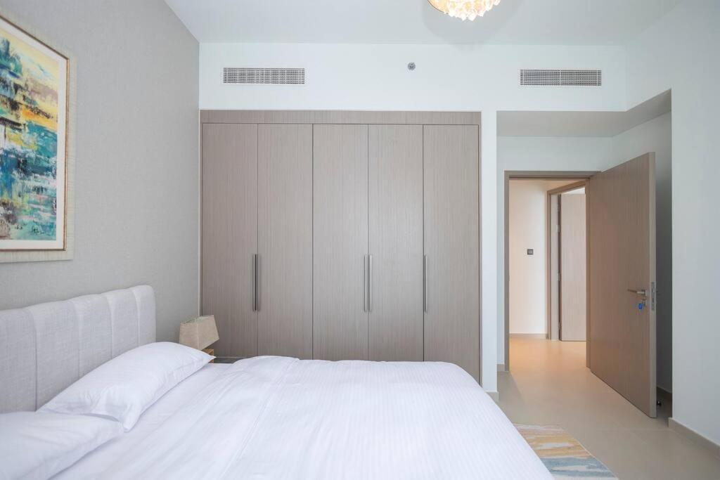 Cozy 2br At Act One, Boulevard View Near Mall 3904 * Dubai