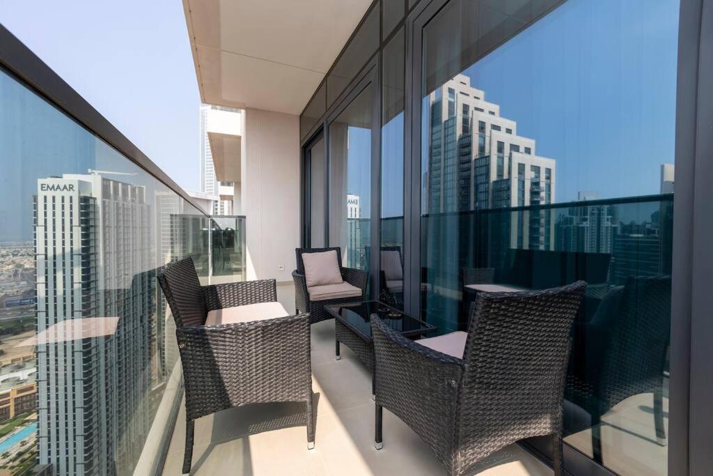 Apartment Cozy 2br At Act One, Boulevard View Near Mall 3904 Dubai
