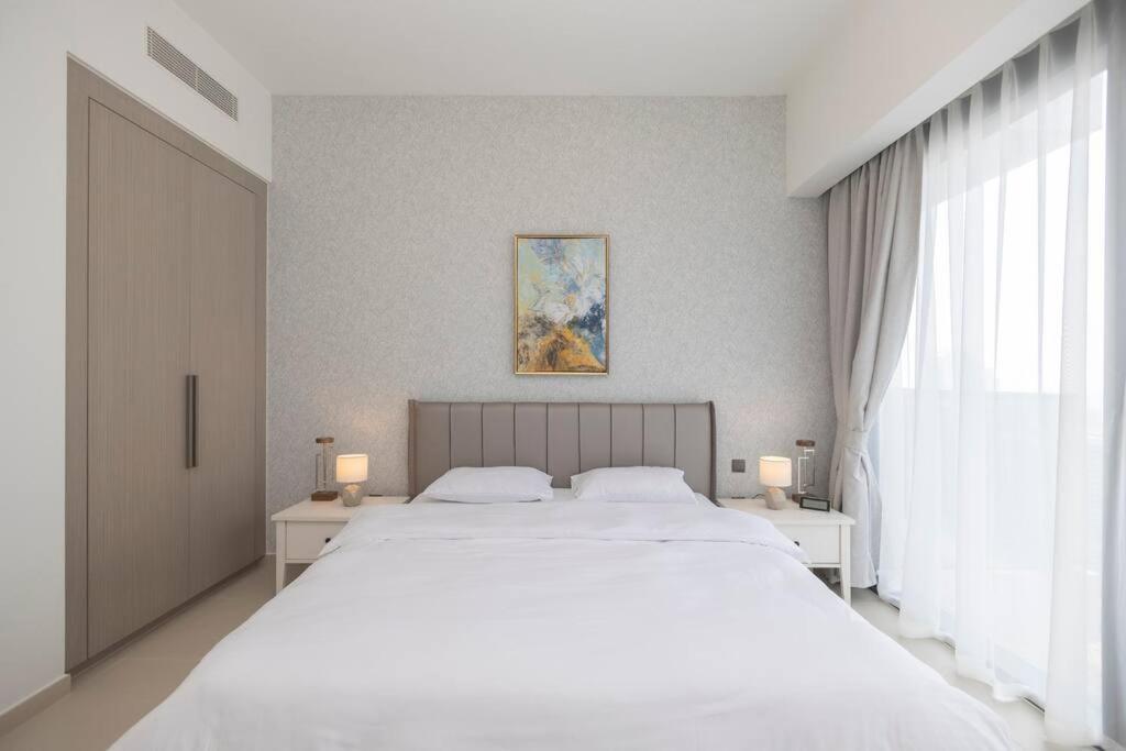 Apartment Cozy 2br At Act One, Boulevard View Near Mall 3904 Dubai