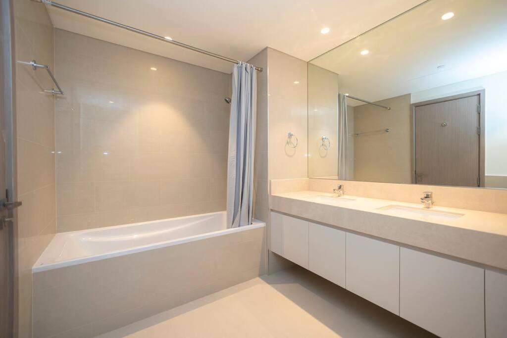 Apartment Cozy 2br At Act One, Boulevard View Near Mall 3904