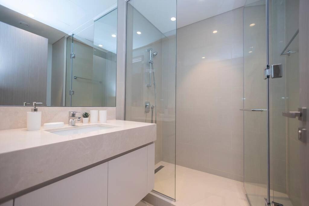 Cozy 2br At Act One, Boulevard View Near Mall 3904 Apartment Dubai