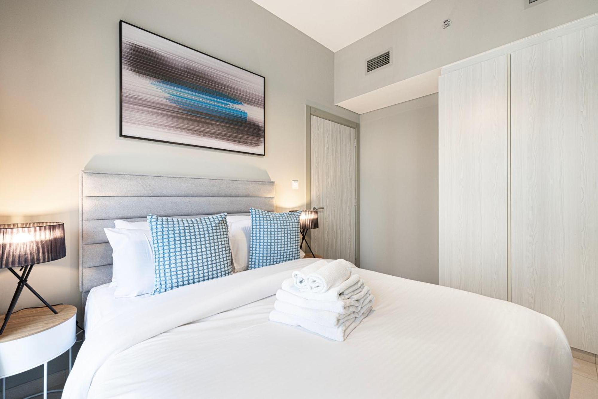 Stunning 1br With View - Zada Tower, Business Bay * Dubai