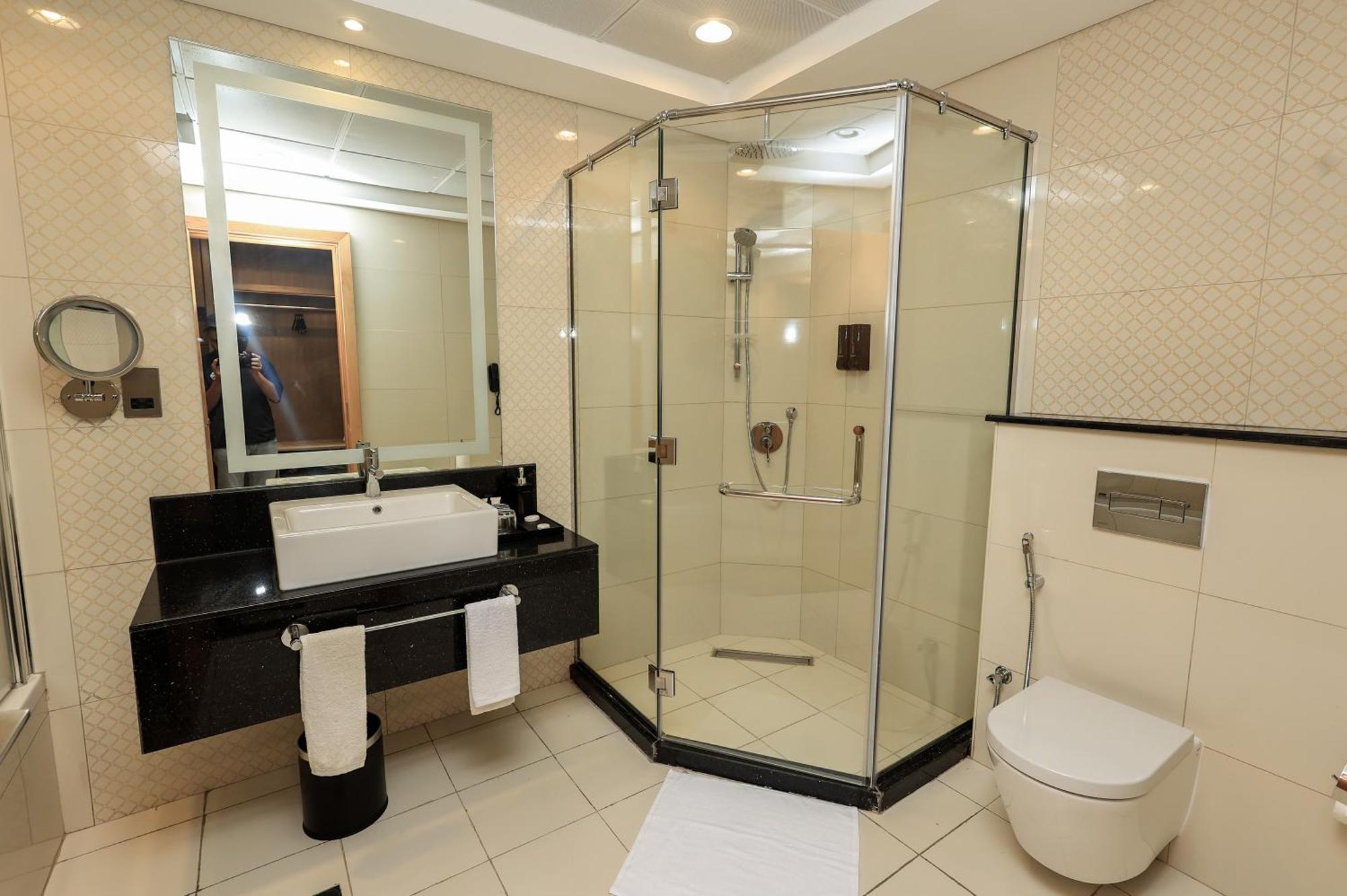Western Premier M Four 4*