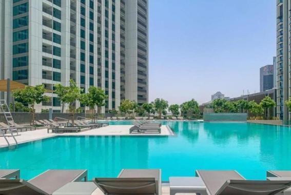 Burj Khalifa View With Grass Turf Balcony-downtown By Tanami Homes Apartment
