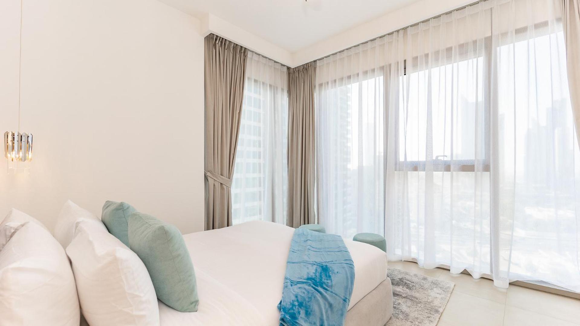 Burj Khalifa View With Grass Turf Balcony-downtown By Tanami Homes Apartment