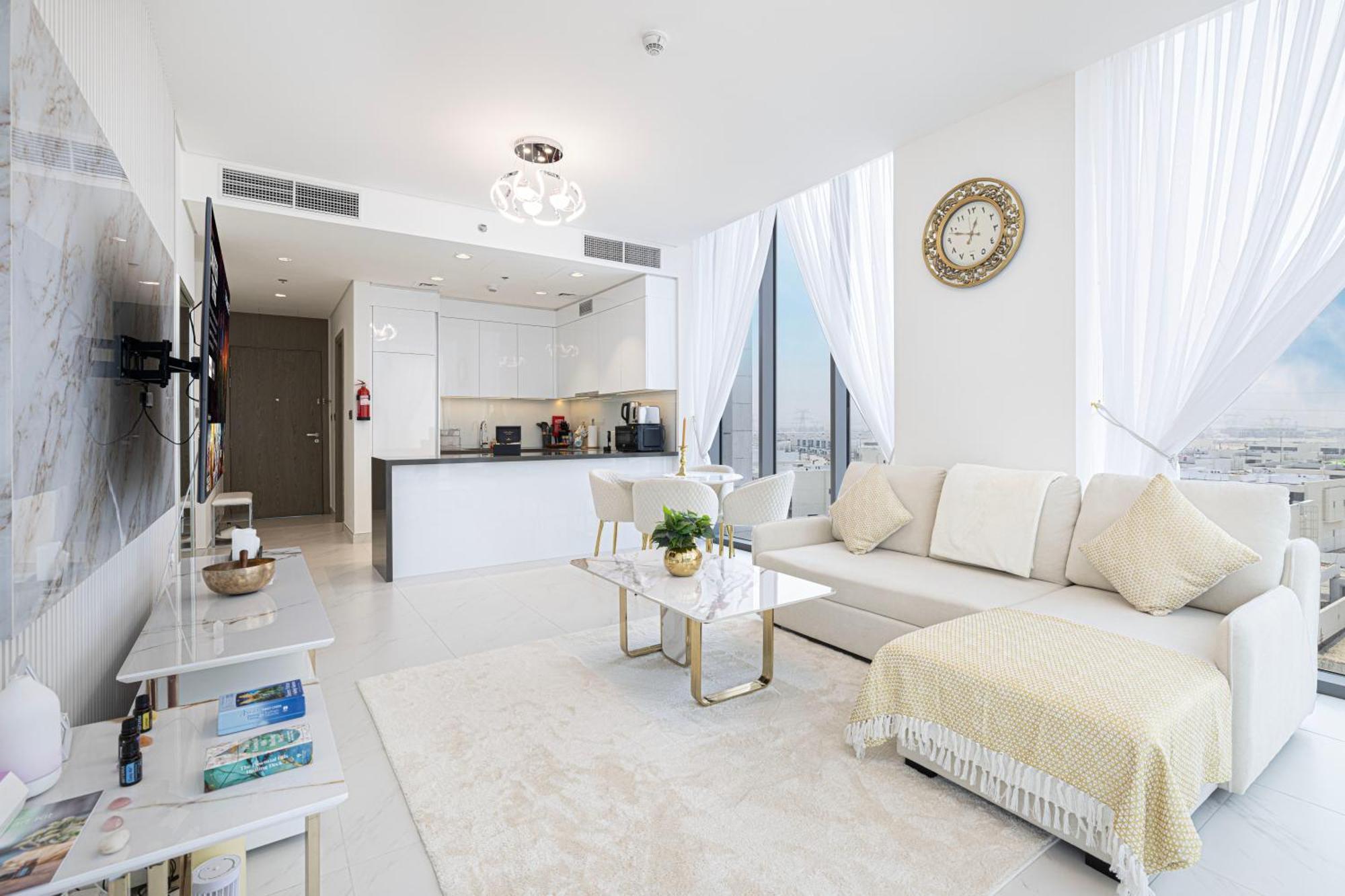 Luxury Burj Khalifa, Sunset And Lagoon View Apartment Dubai
