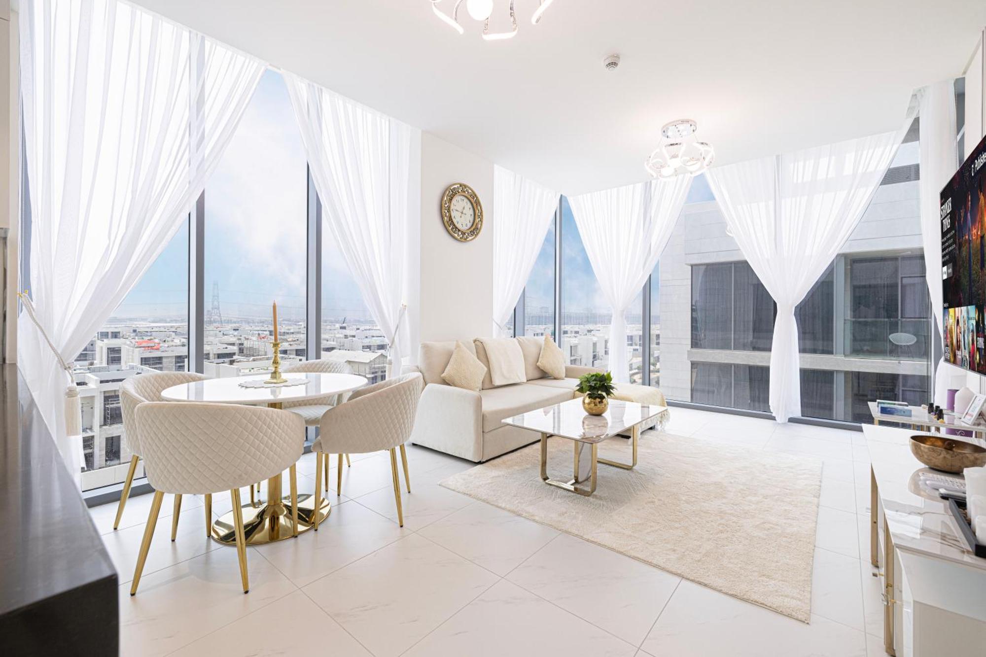 Luxury Burj Khalifa, Sunset And Lagoon View Apartment