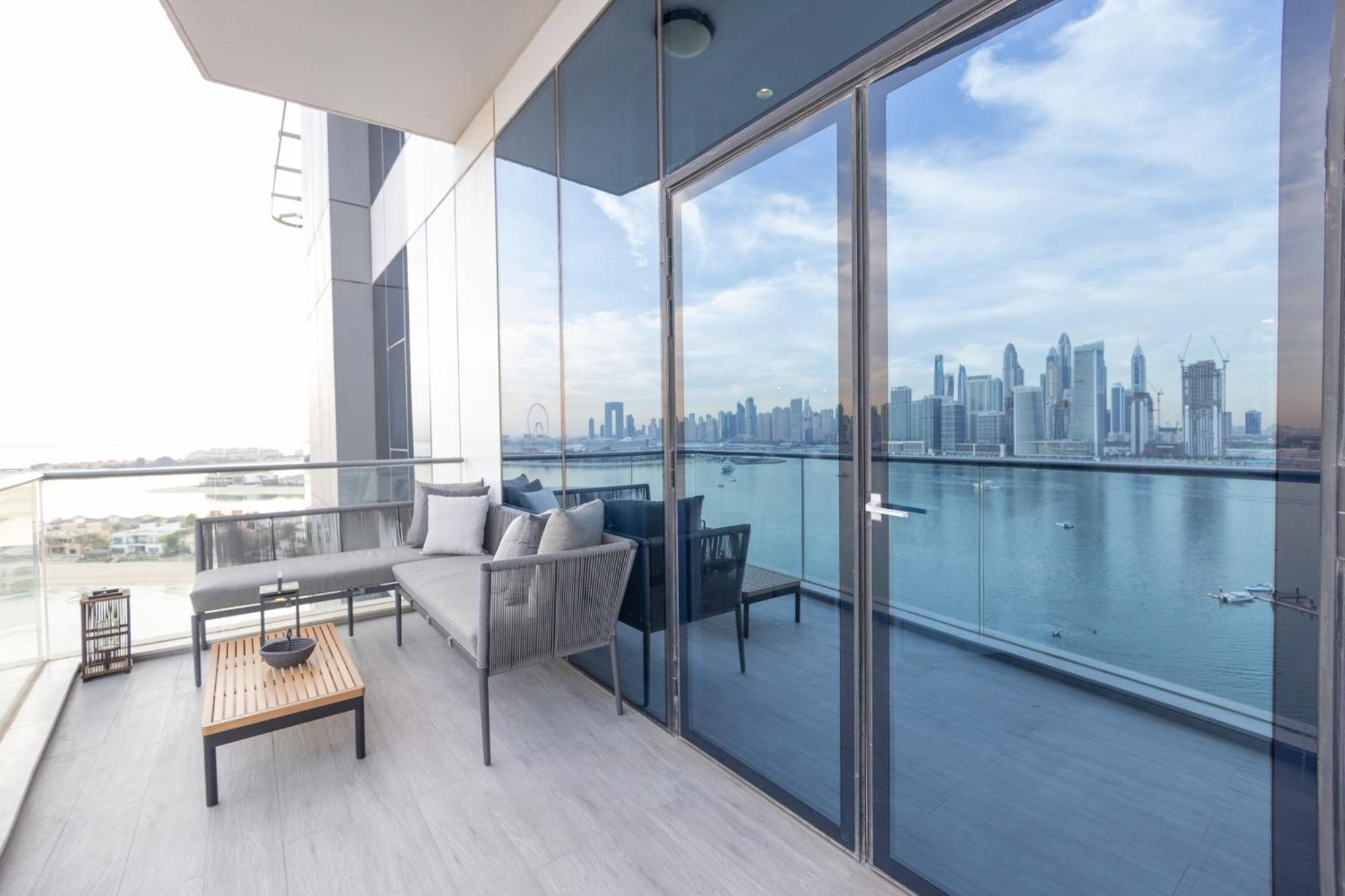Welhome - Oceanfront Elegance 1br With Palm & Sea Views Apartamento Dubai