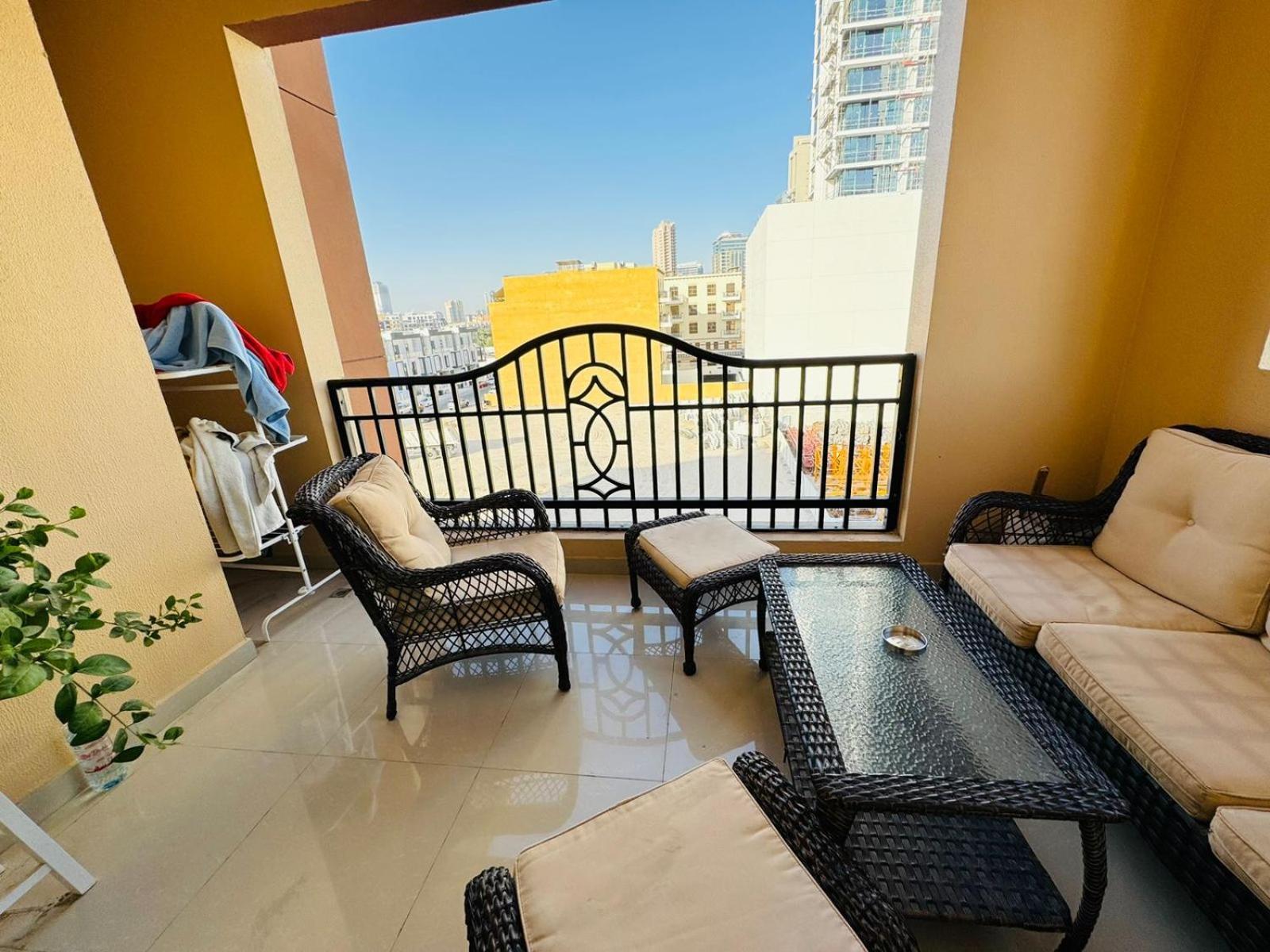 Large 1 Bhk Including Bills Dubai