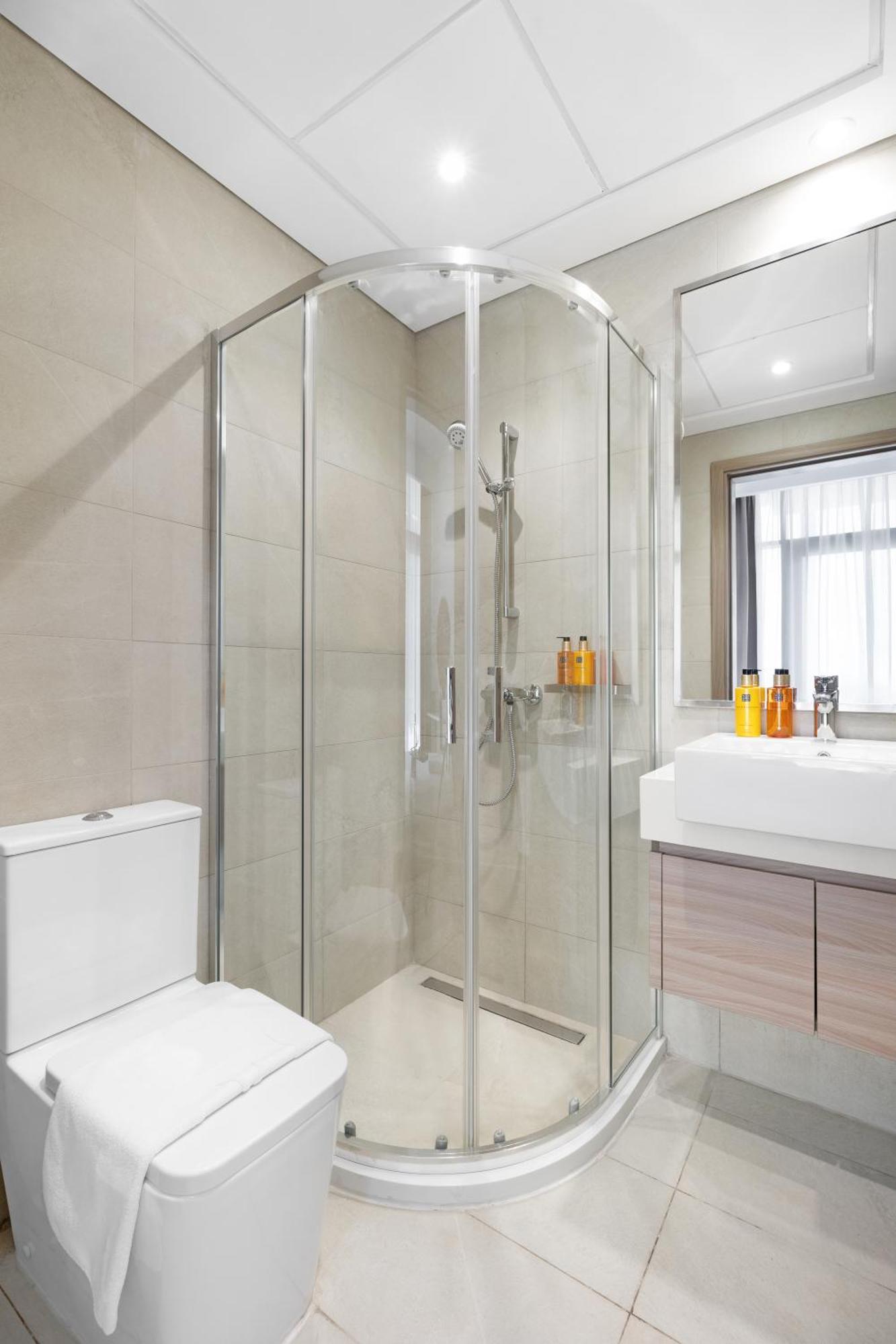 Eden's Homes & - Azizi Riviera * Dubai