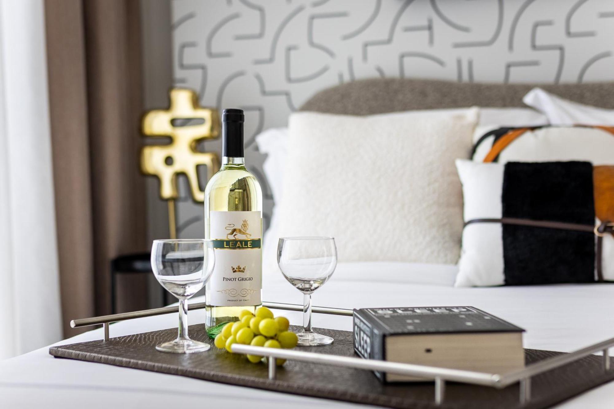 Eden's Homes & - Azizi Riviera Apartment Dubai