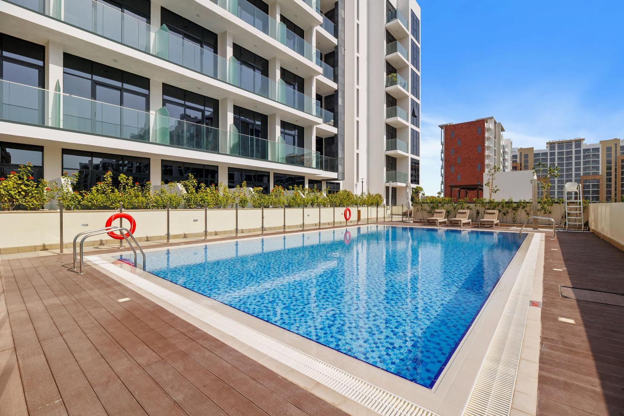 Apartment Eden's Homes & - Azizi Riviera Dubai