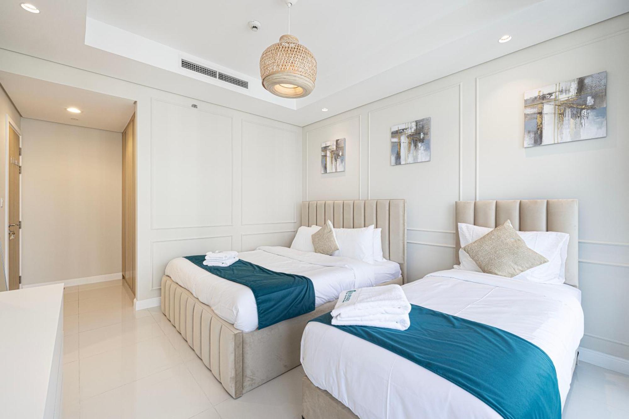Boulevard 2 Bedroom Family With Burj Khalifa View And Infinity Pool In 64th Floor Downtown Apartment