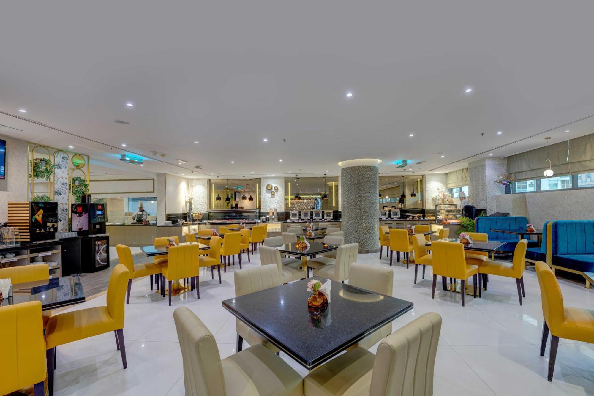 Howard Johnson Plaza By Wyndham Deira