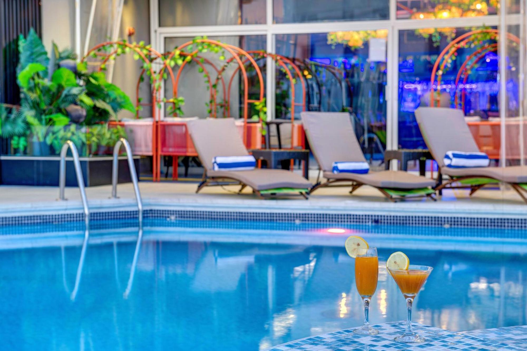 Howard Johnson Plaza By Wyndham Deira Hotel
