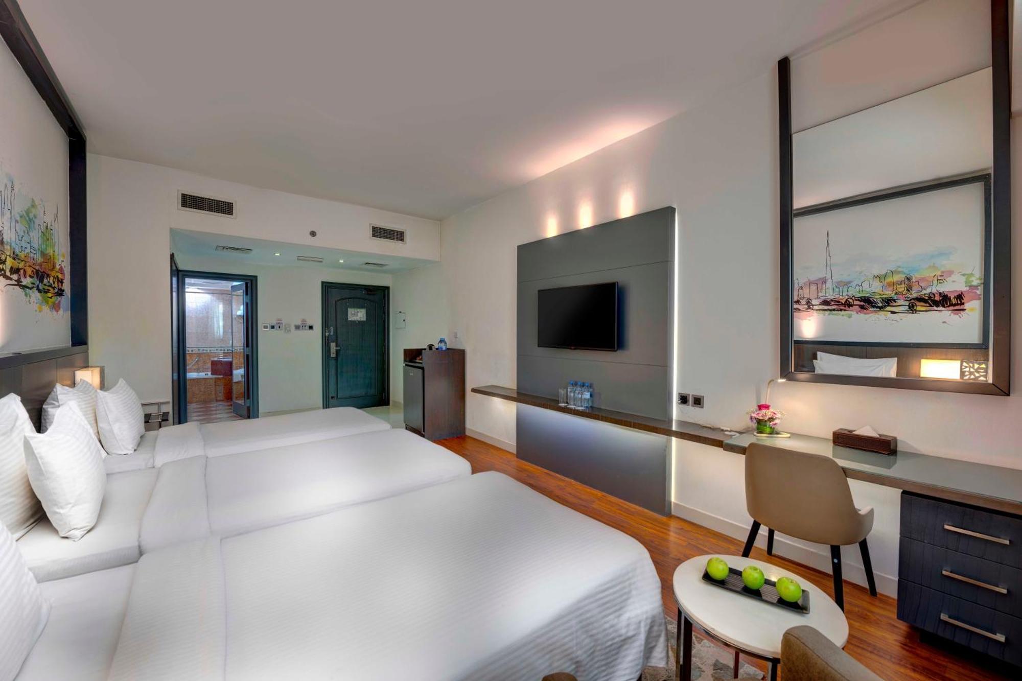 Howard Johnson Plaza By Wyndham Deira