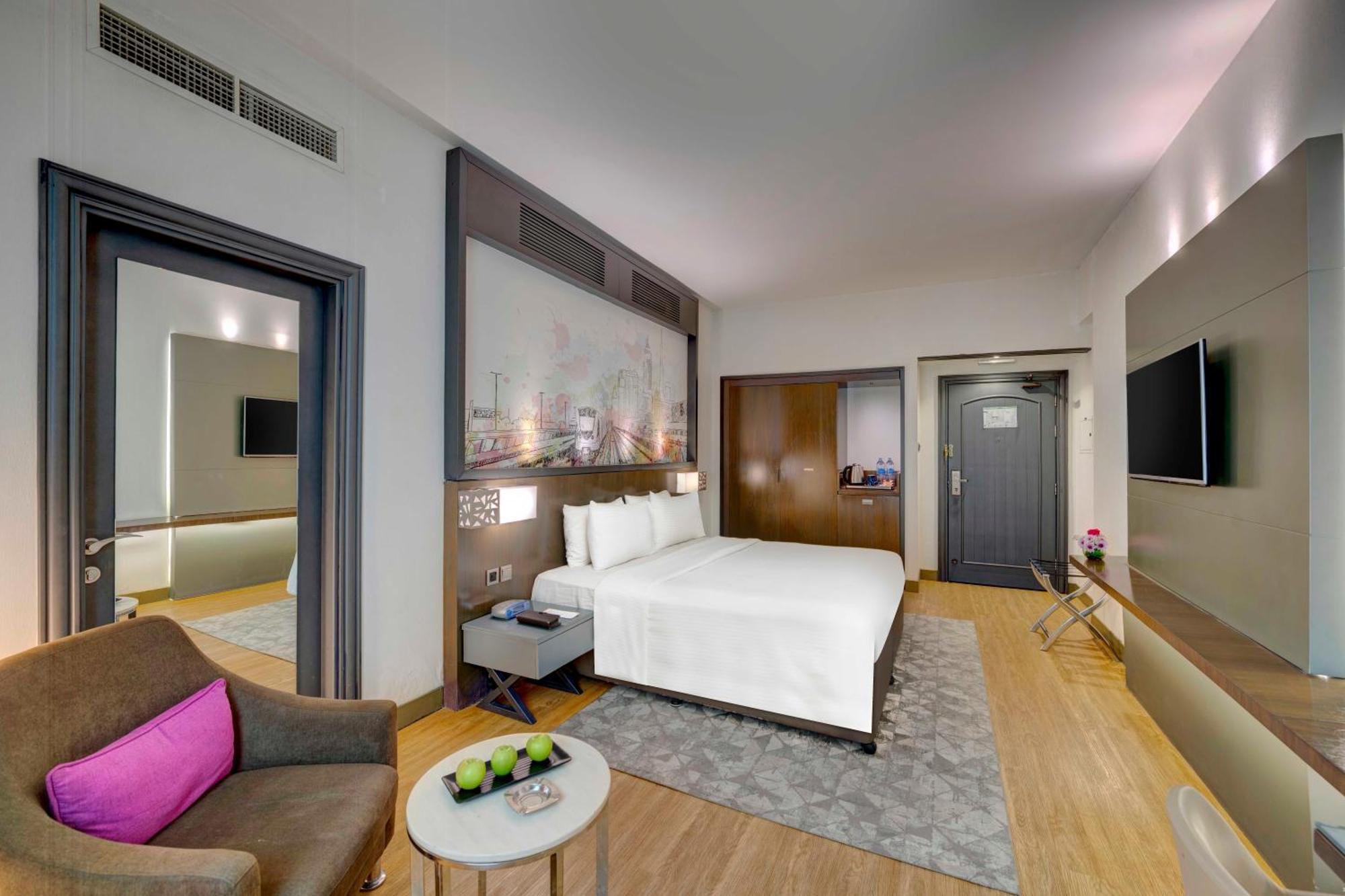 Howard Johnson Plaza By Wyndham Deira Hotel 4*