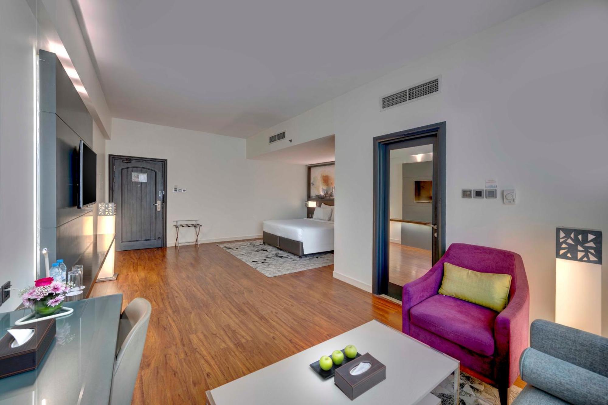 Howard Johnson Plaza By Wyndham Deira 4* Dubai