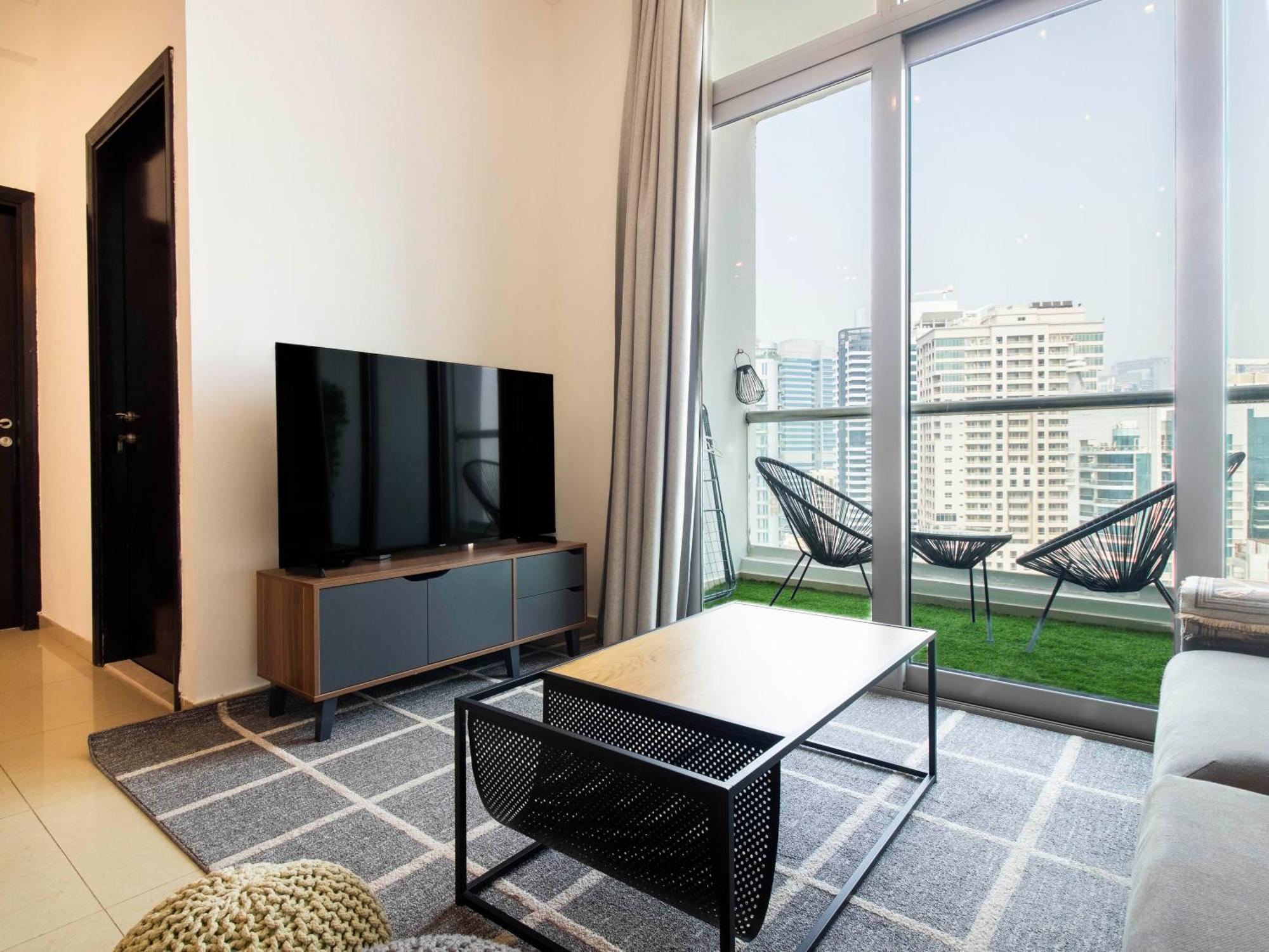 Apartment Cozy 1 Bedroom In Marina