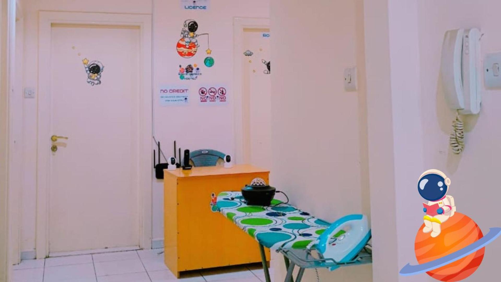 Universe Premium Capsule 5 Min Walking From Sharaf Dg Metro Station Al Makhool Dubai