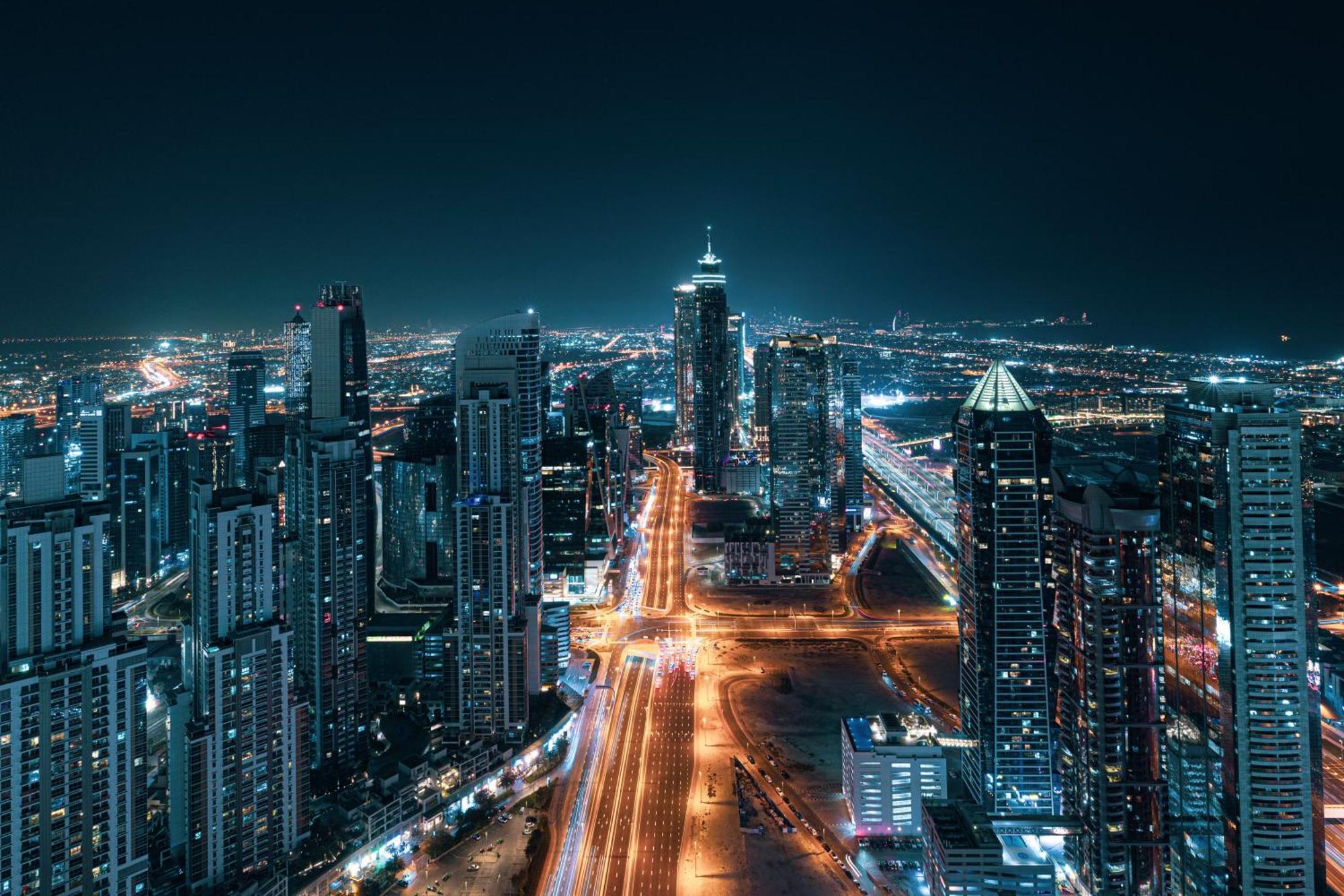 Paramount Midtown, Infinity Pool, Burj Skyline Views