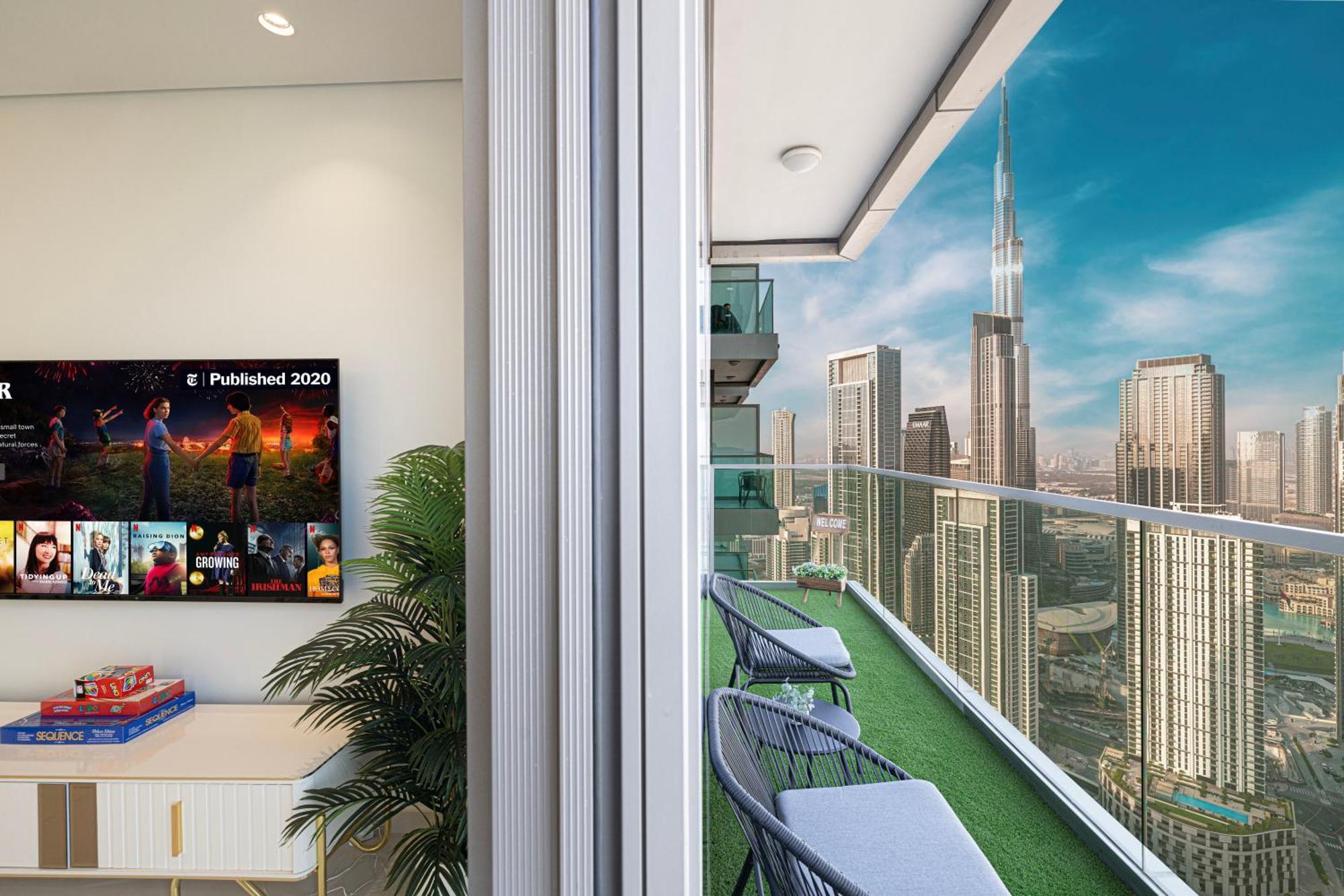 Paramount Midtown, Infinity Pool, Burj Skyline Views Dubai