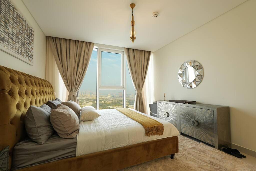 Md Luxurious 2 Bedroom 1 Wasl Frame View Dubai