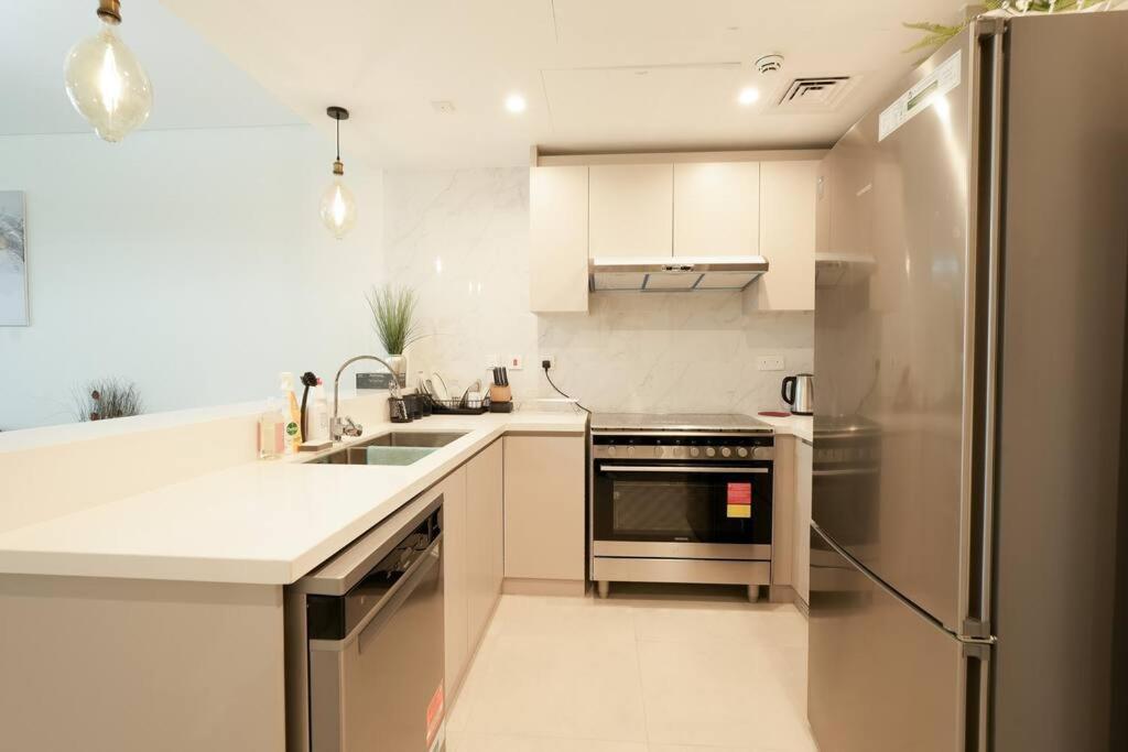 Md Luxurious 2 Bedroom 1 Wasl Frame View * Dubai