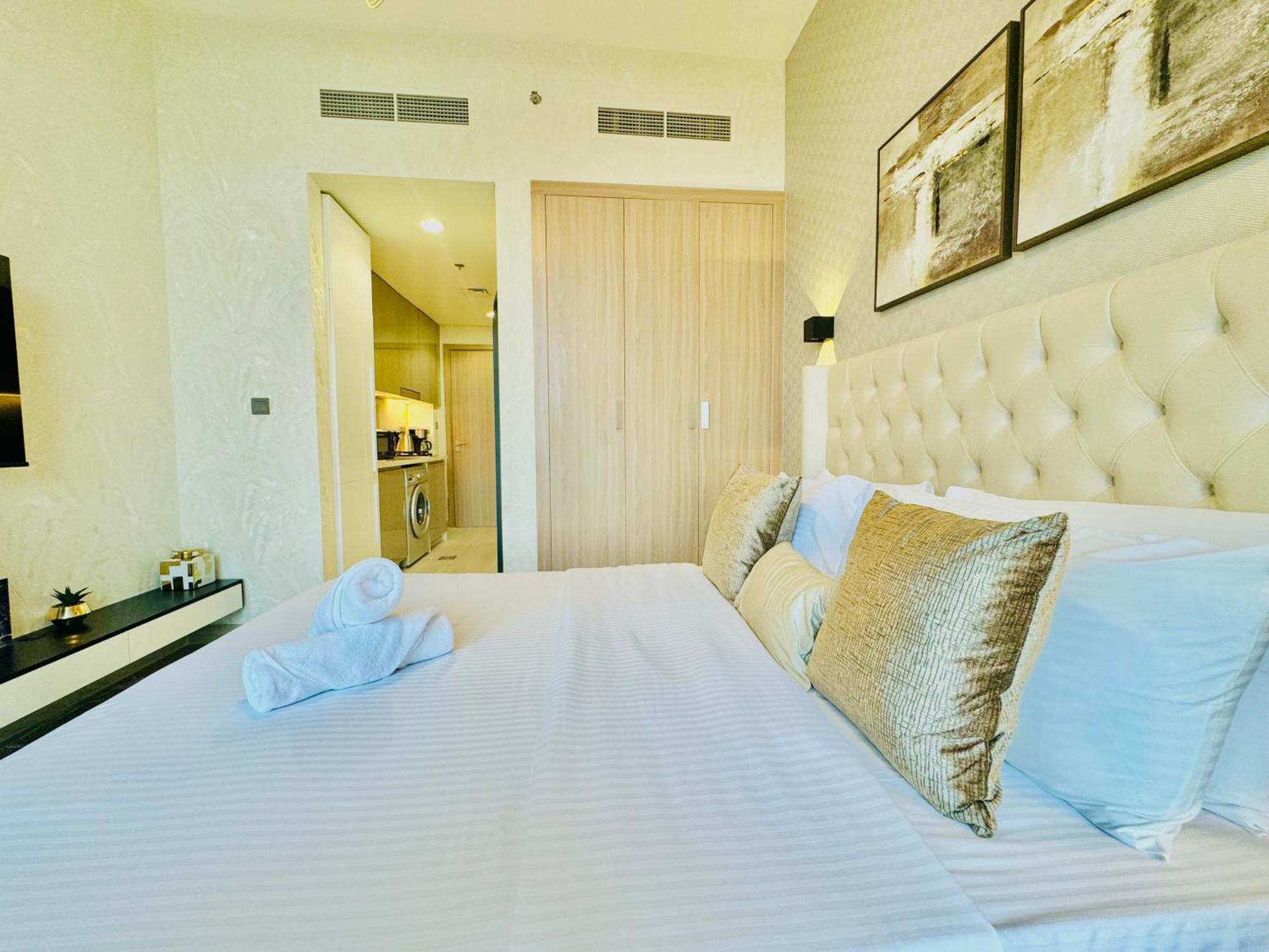 Apartment Venduras - Modern Chic In Azizi Riviera
