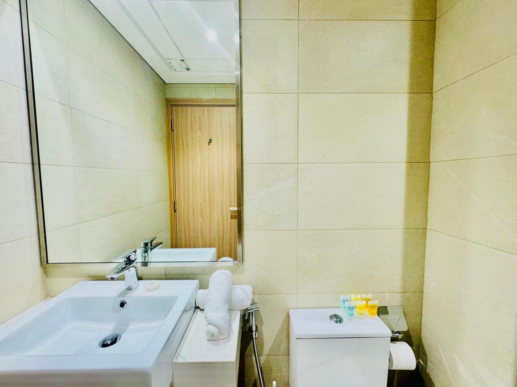 Apartment Venduras - Modern Chic In Azizi Riviera