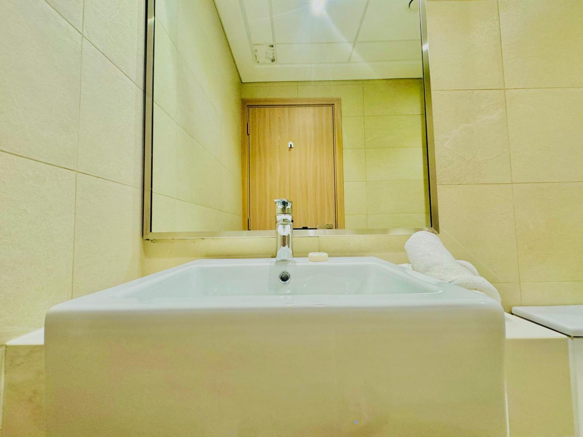 Venduras - Modern Chic In Azizi Riviera Apartment