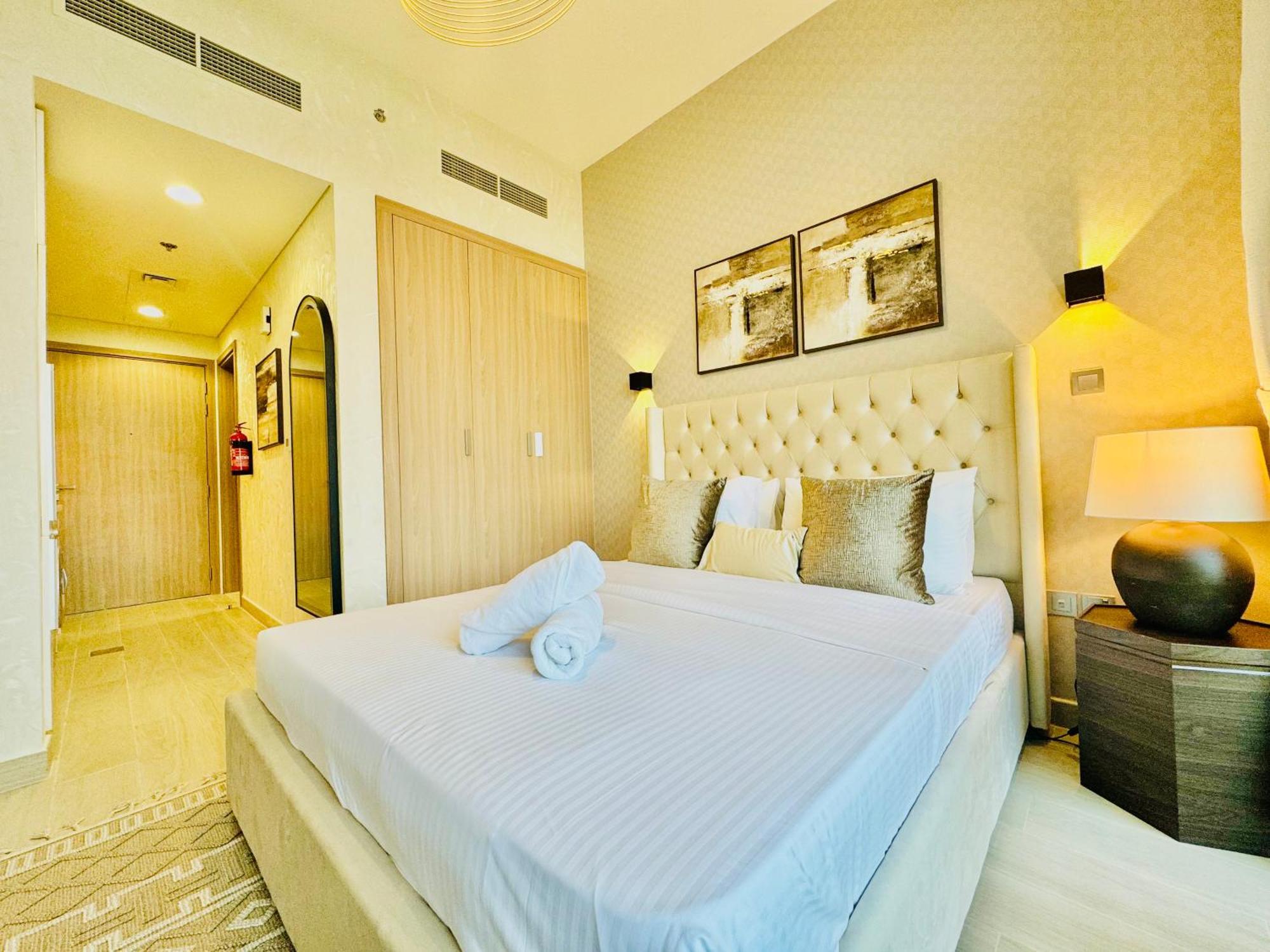 Apartment Venduras - Modern Chic In Azizi Riviera