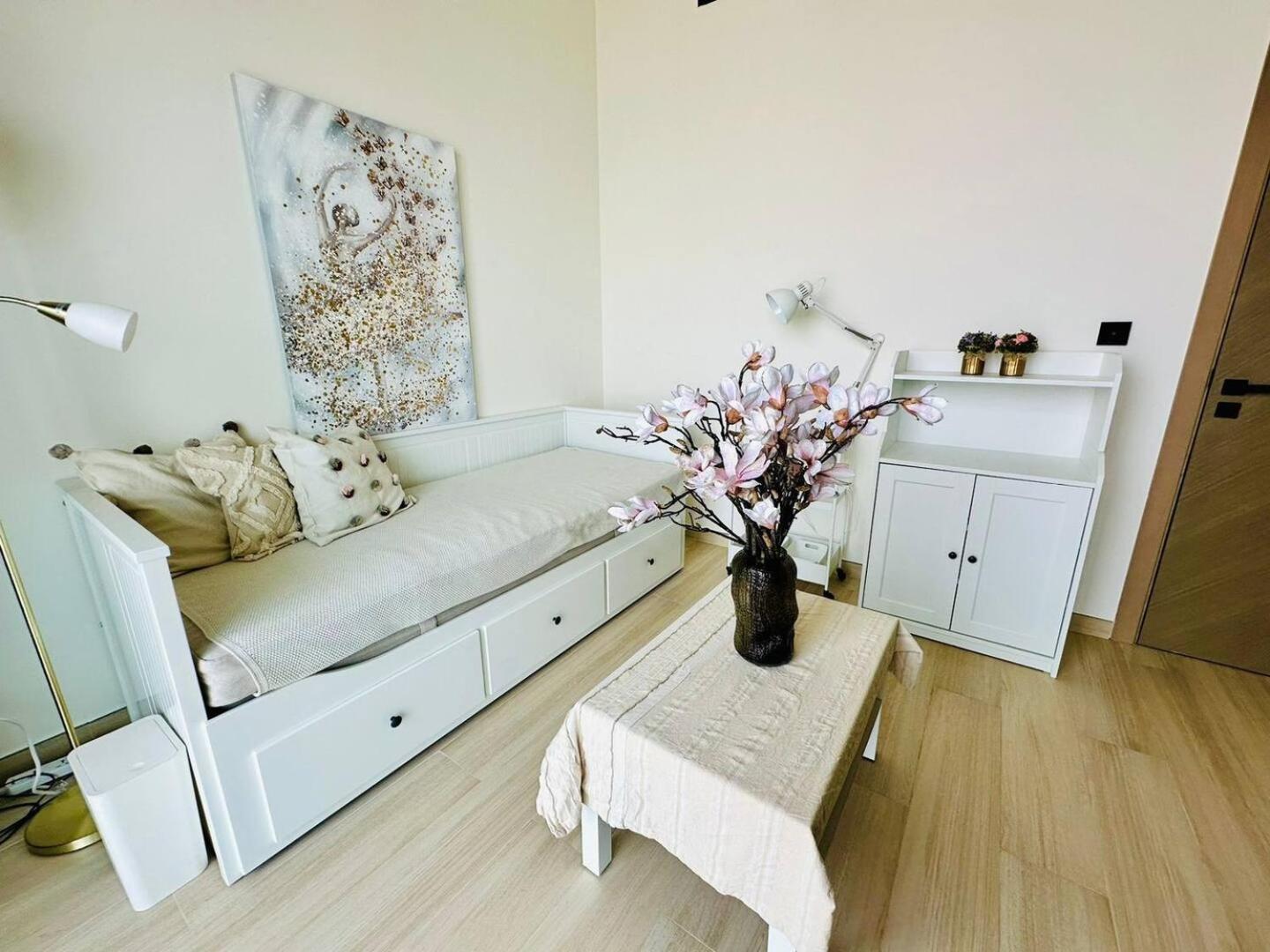 Apartment Brand New 2 Bedroom With Balcony In Jvc *
