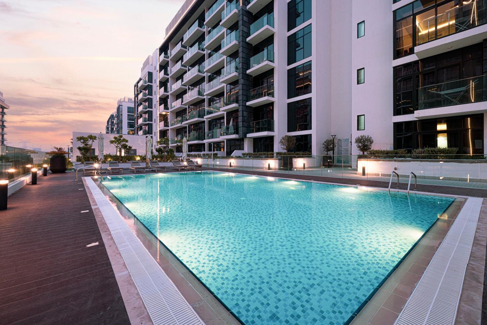 Elegant 1br L Breathtaking Boulevard Views