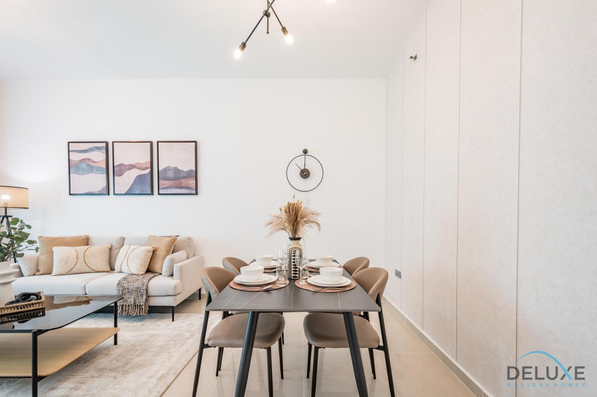 Sophisticated 1br In Marina Pinnacle, Marina By Deluxe Homes *
