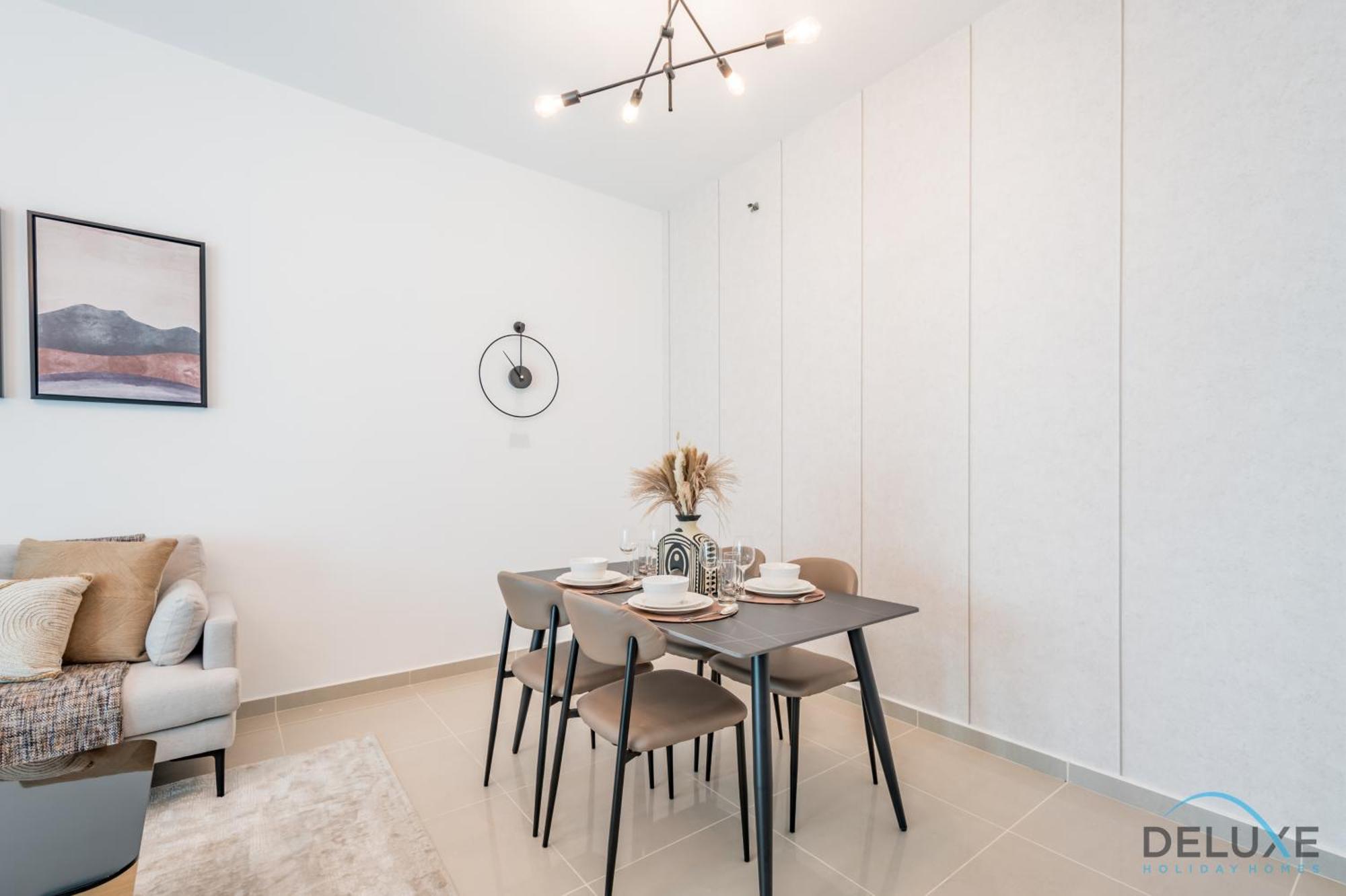 Sophisticated 1br In Marina Pinnacle, Marina By Deluxe Homes
